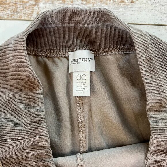 Zenergy by Chico's Capri Pants with FREE Matching Cardigan - Picture 8 of 11